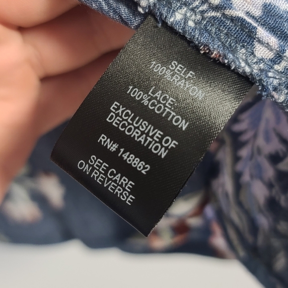 Torrid floral blouse - Picture 5 of 5